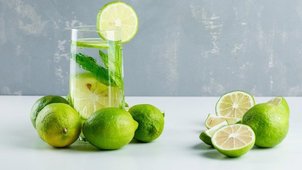 সকালে কুসুম গরম পানিতে লেবুর রস খেলে ৬ উপকার