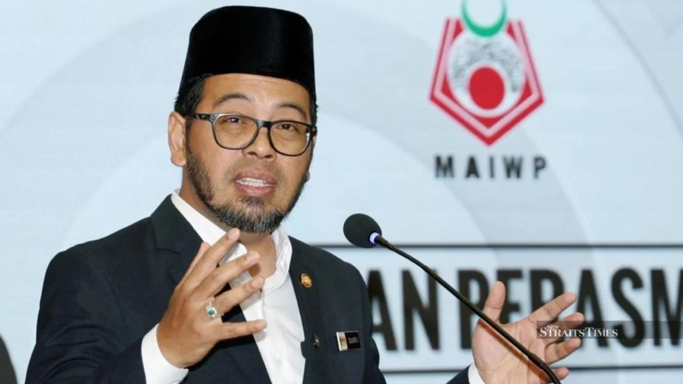 তীব্র কাজের চাপ মানুষকে সমকামী বানিয়ে দেয়: মালয়েশিয়ার ধর্মমন্ত্রী