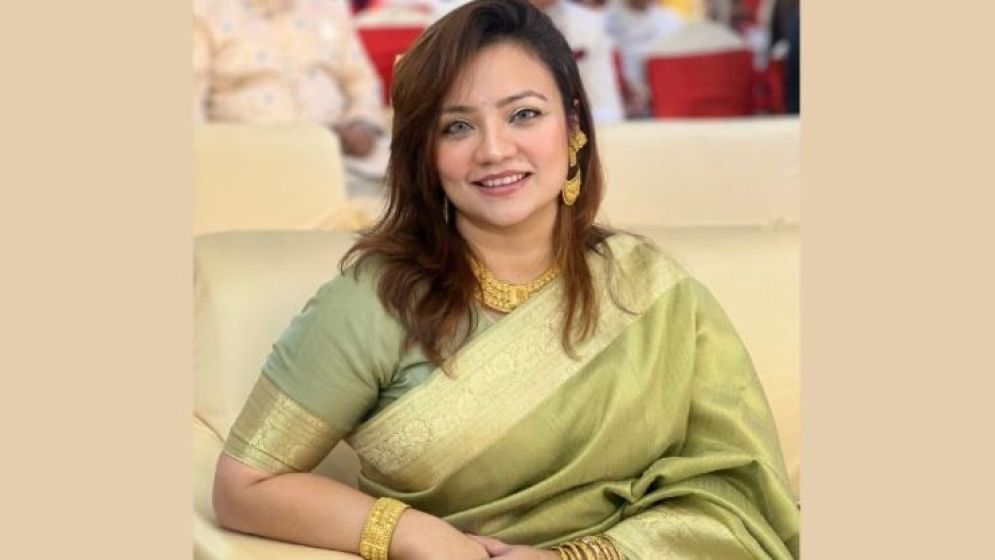 ‘ভোরে দেখি আমার ইনবক্সে ঝড়, একটু ধৈর্য ধরেন’