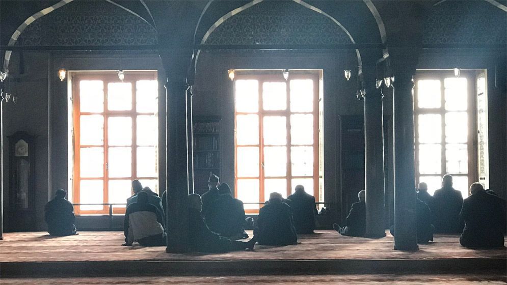 যে রাতে অদৃশ্য করুণায় ধুয়ে যায় মানুষের অন্তর