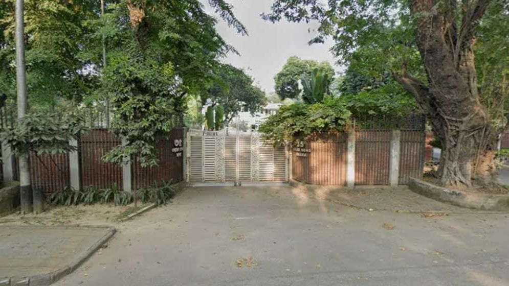 সরকারি বাসা ছাড়ছেন উপদেষ্টারা, জমা দিয়েছেন কূটনৈতিক পাসপোর্ট