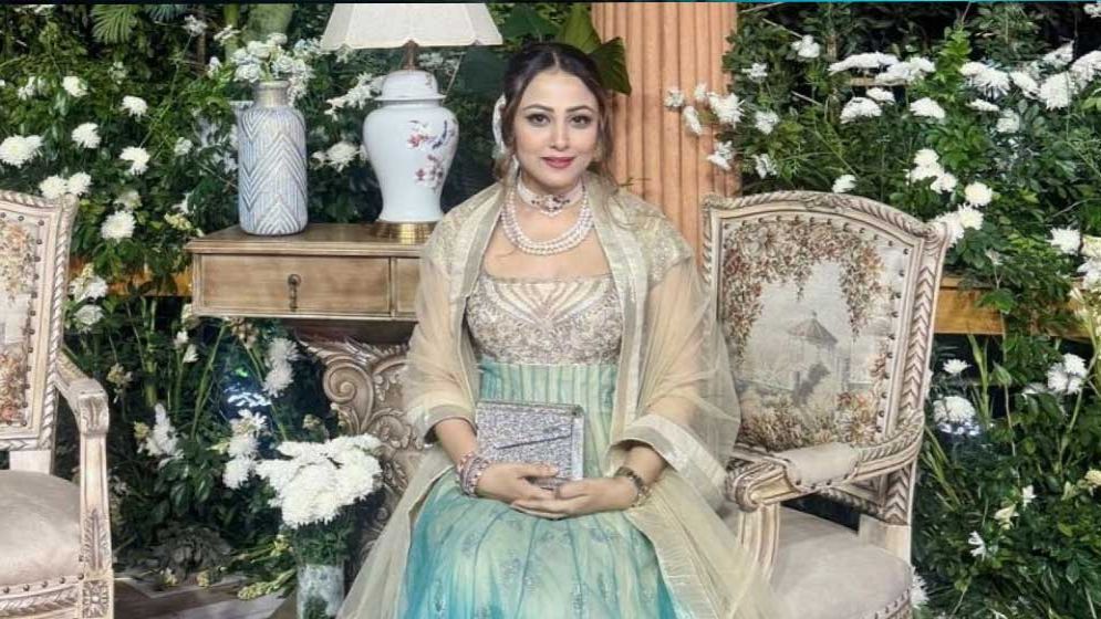 বুয়েট ছাত্র শ্বশুরের বর্ণাঢ্য অতীত ও উন্নয়ন তুলে ধরলেন পুত্রবধূ