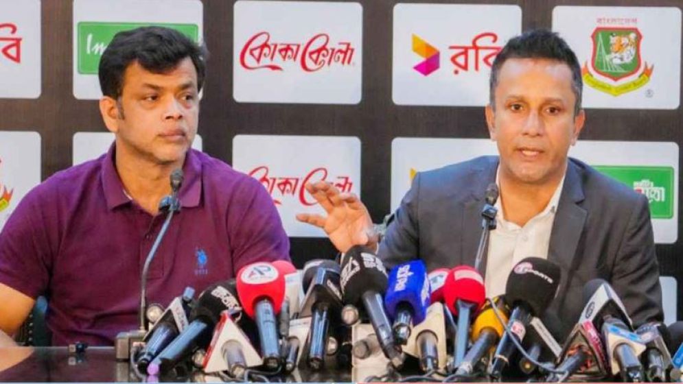 সাংবাদিকের সঙ্গে তর্কে জড়ালেন পাইলট, ঘটনা কী