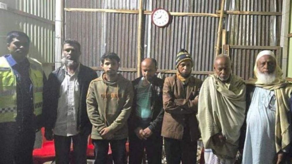 বিএনপি প্রার্থীর পক্ষে টাকা বিতরণ, মধ্যরাতে আটক ৬ জনের কারাদণ্ড