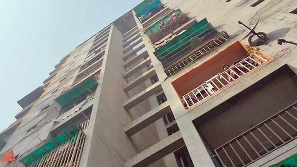 ৯ তলা থেকে লাফ দিলো ৩ তরুণী