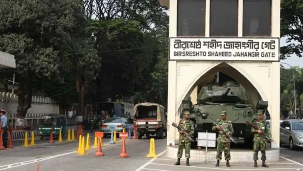 ক্যান্টনমেন্টে ব্যক্তিগত অস্ত্র বা গানম্যান নেওয়ার বিধান কী?