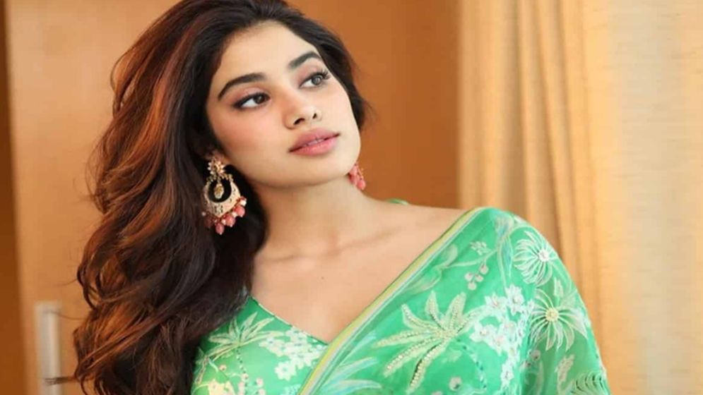 জেনে নিন জাহ্নবীর রূপটানের গোপন রহস্য