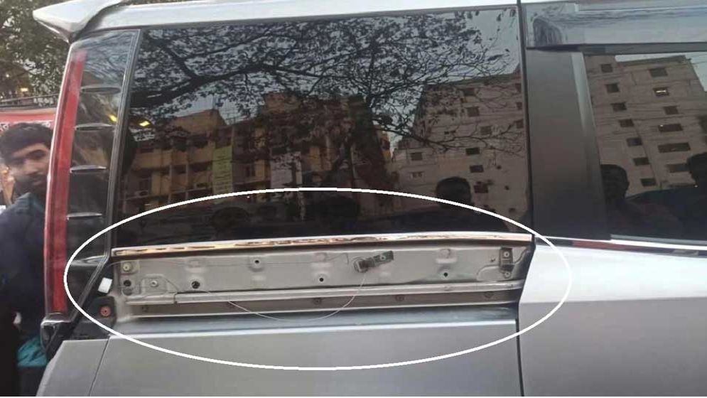 নাসীরুদ্দীন পাটওয়ারীর গাড়ির পার্টস নিয়ে গেলো চোর