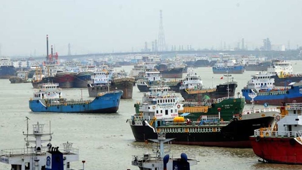 নৌযান চলাচল নিয়ে সতর্কবার্তা