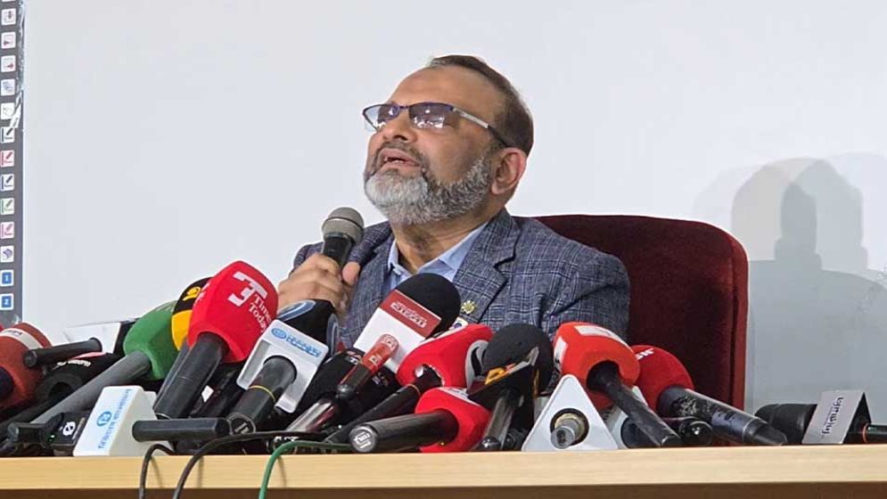 যে কারণে পদত্যাগের ঘোষণা দিলেন ঢাবি উপাচার্য