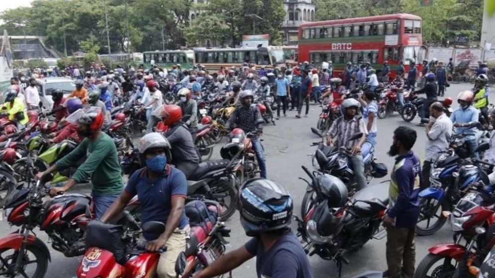 সারাদেশে বন্ধ হলো মোটরসাইকেল চলাচল