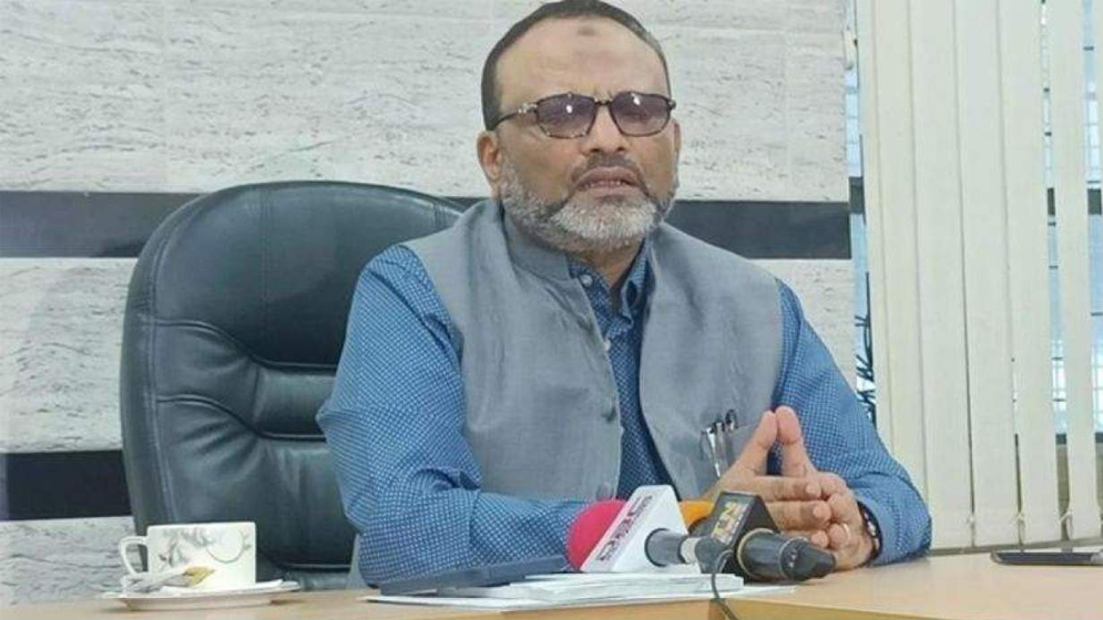 নির্বাচনের আগে কেনো সরে দাঁড়াতে চাইলেন, ব্যাখ্যা দিলেন ঢাবি উপাচার্য