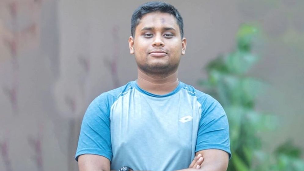 ৪৬ কেন্দ্রের ফলাফল: তিনগুণেরও বেশি ভোটে এগিয়ে হাসনাত