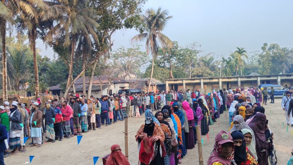 ২৯৯ আসনে ভোটগ্রহণ শুরু