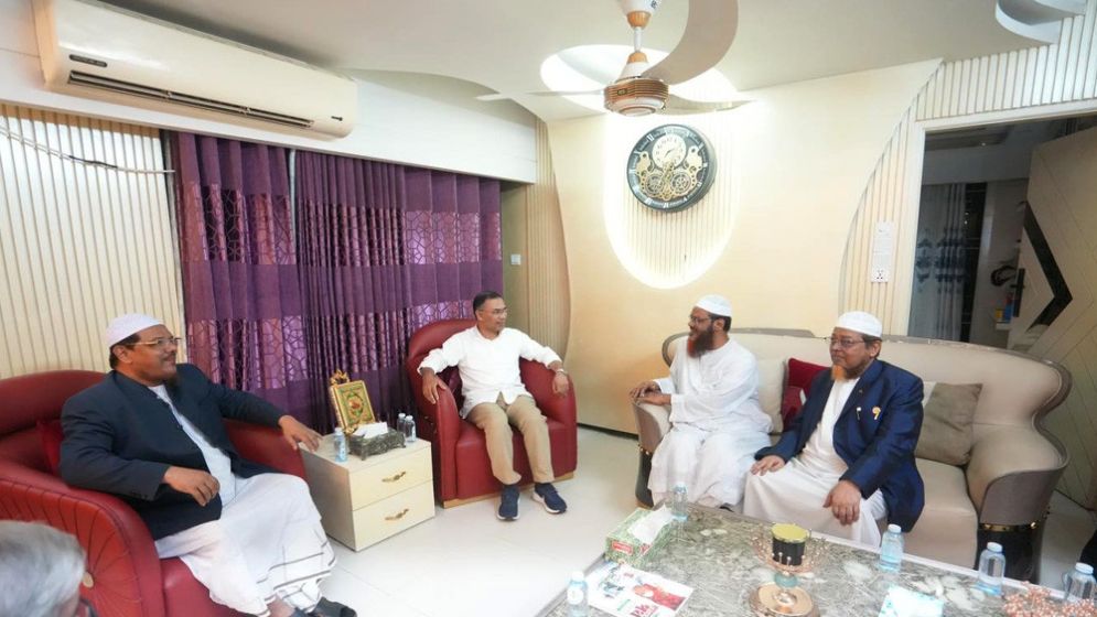 চরমোনাই পীরের বাসায় তারেক রহমান, কী কথা হলো