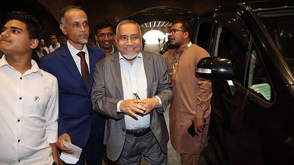 শপথের বিষয়ে সিদ্ধান্ত নিতে বৈঠকে ১১ দলীয় ঐক্য জোটের এমপিরা