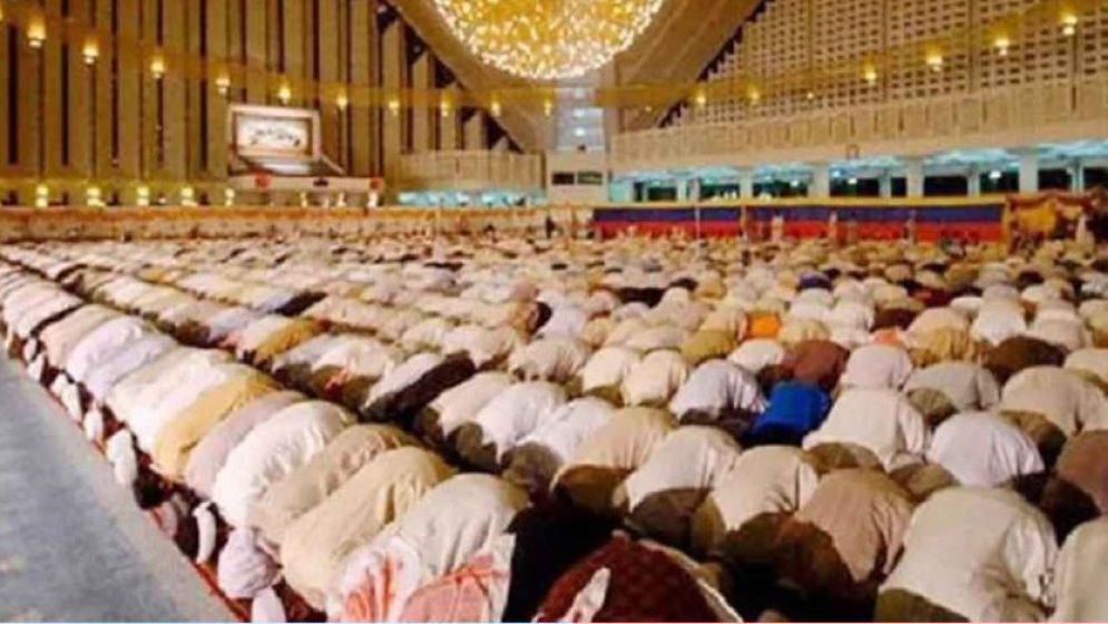 তারাবির নামাজ পড়তে হবে কত রাকাত, ৮ নাকি ২০?