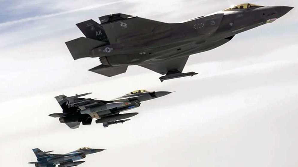 মধ্যপ্রাচ্যে একদিনে ৫০টি যুদ্ধবিমান মোতায়েন করল যুক্তরাষ্ট্র