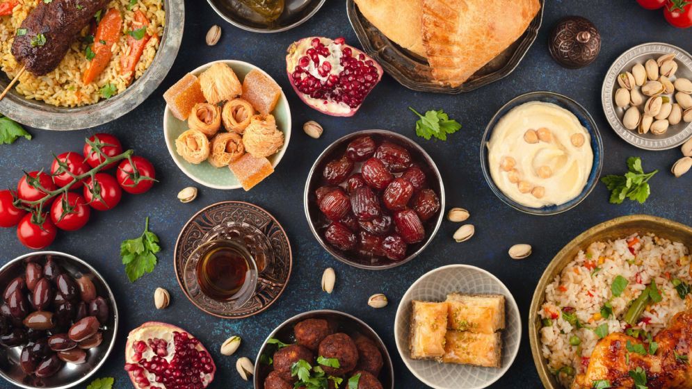 রোজায় সুস্থ থাকতে ইফতারে যা খাবেন