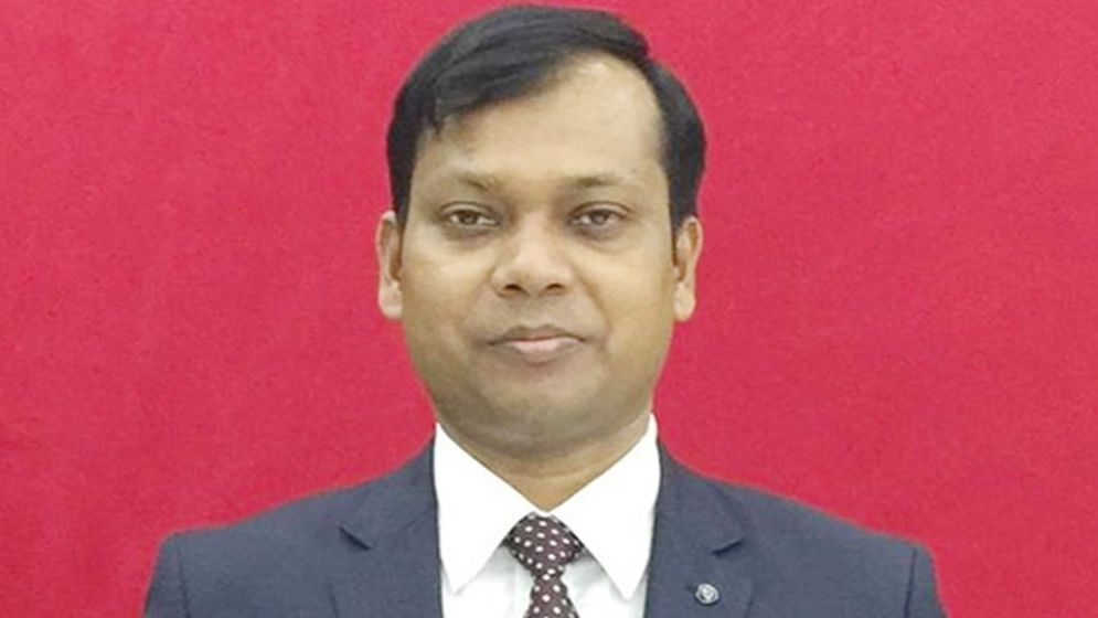 যে কারণে সিলেটের ডিসি সারওয়ারকে শোকজ