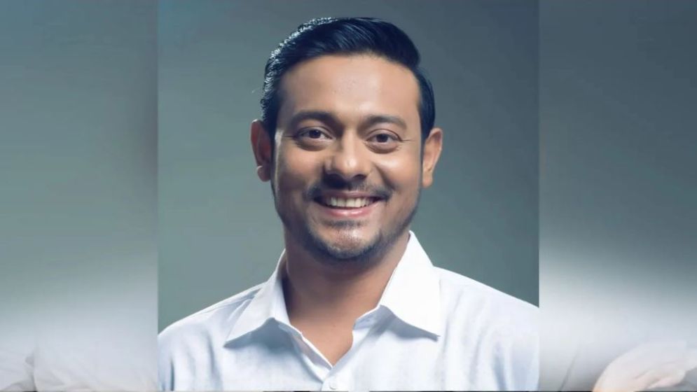 এবার পাটওয়ারীর স্ট্যাটাস ভাইরাল