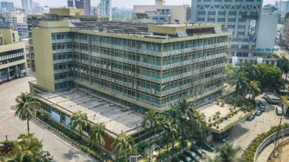 বাংলাদেশ ব্যাংকে হঠাৎ বড় রদবদল, এবার ৪ পরিচালক বদলি