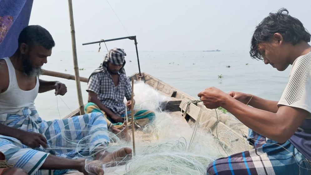 পদ্মা-মেঘনায় দুই মাস মাছ ধরা নিষেধ