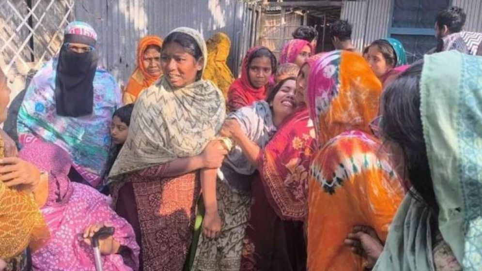 এবার নাতনিকে তুলে নিয়ে ‘ধর্ষণ’ করে হত্যা, উঠানে দাদির মরদেহ