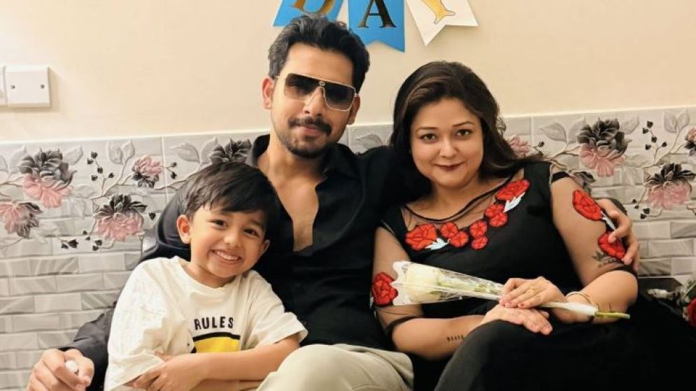 ‘দ্রুত ঢাকা ফিরছি, আমার ইকরার জন্য দোয়া করবেন’