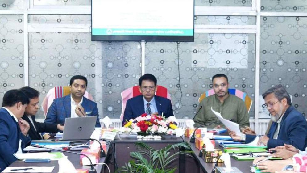 শিক্ষাব্যবস্থার সংস্কার ও নতুন কারিকুলাম করবে সরকার