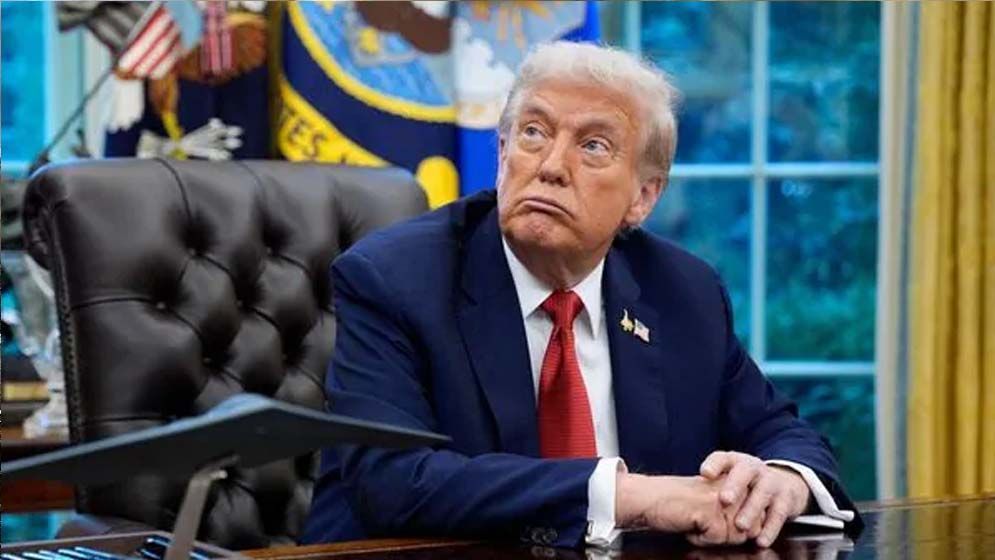 বেকায়দায় পড়ছেন ট্রাম্প