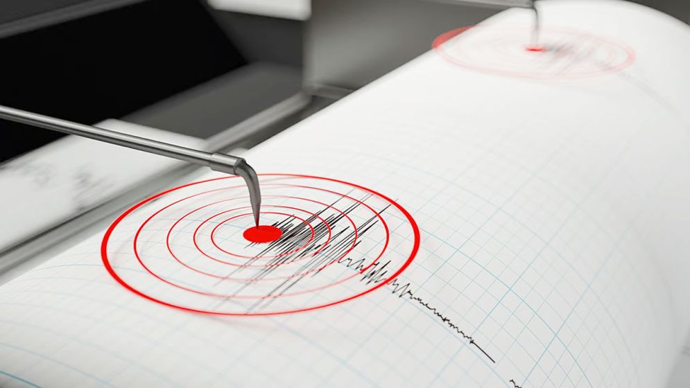 যুদ্ধের মধ্যেই ইরানে বড় ভূমিকম্প