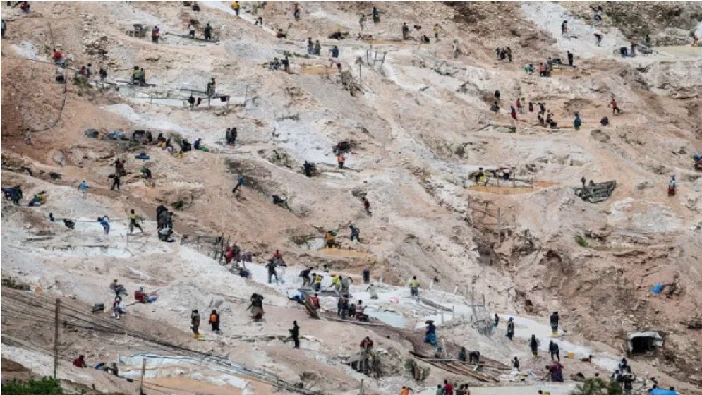 খনিতে ভয়াবহ ভূমিধস, নিহত দুই শতাধিক