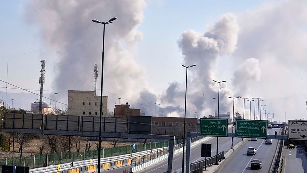 উপসাগরীয় দেশগুলোতে নতুন করে ক্ষেপণাস্ত্র হামলা চালিয়েছে ইরান