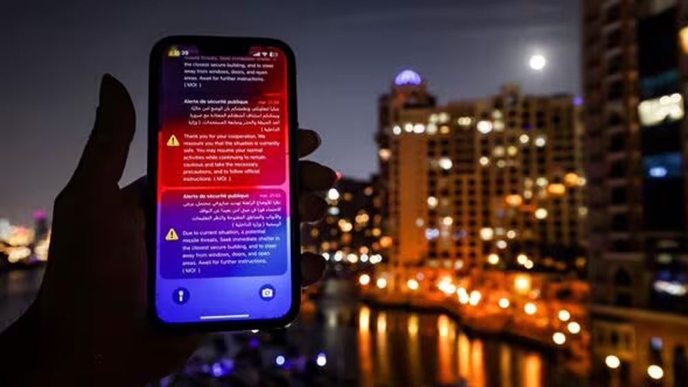 ক্ষেপণাস্ত্র হামলার আশঙ্কা: দুবাইবাসীর ফোনে জরুরি সতর্কবার্তা