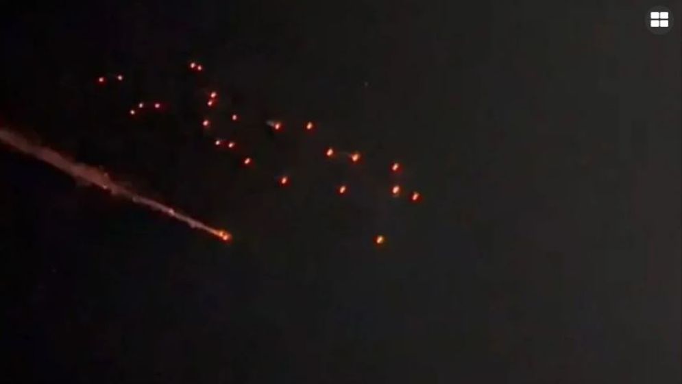 ইসরায়েলে আঘাত হেনেছে ইরানের ক্লাস্টার ব্যালাস্টিক মিসাইল