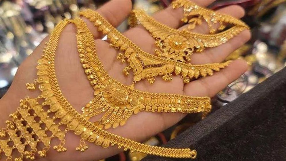 দেশে আজ সোনার ভরি কত?