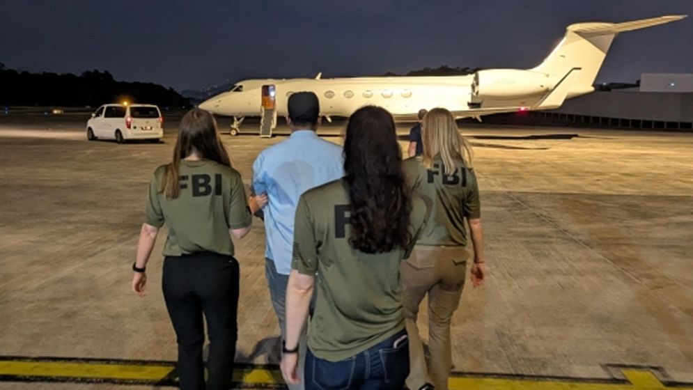 বাংলাদেশিকে গ্রেপ্তার করে যুক্তরাষ্ট্রে নিয়ে গেছে এফবিআই