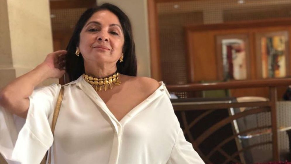 ৬৬ বছরে ‘অন্তঃসত্ত্বা’র গুঞ্জন নিয়ে মুখ খুললেন অভিনেত্রী