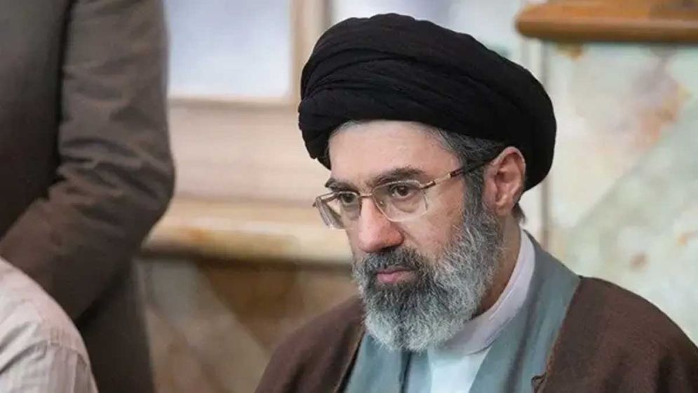 ইরানের নতুন নেতার নামে ছোড়া প্রথম ক্ষেপণাস্ত্রে যা লেখা ছিল