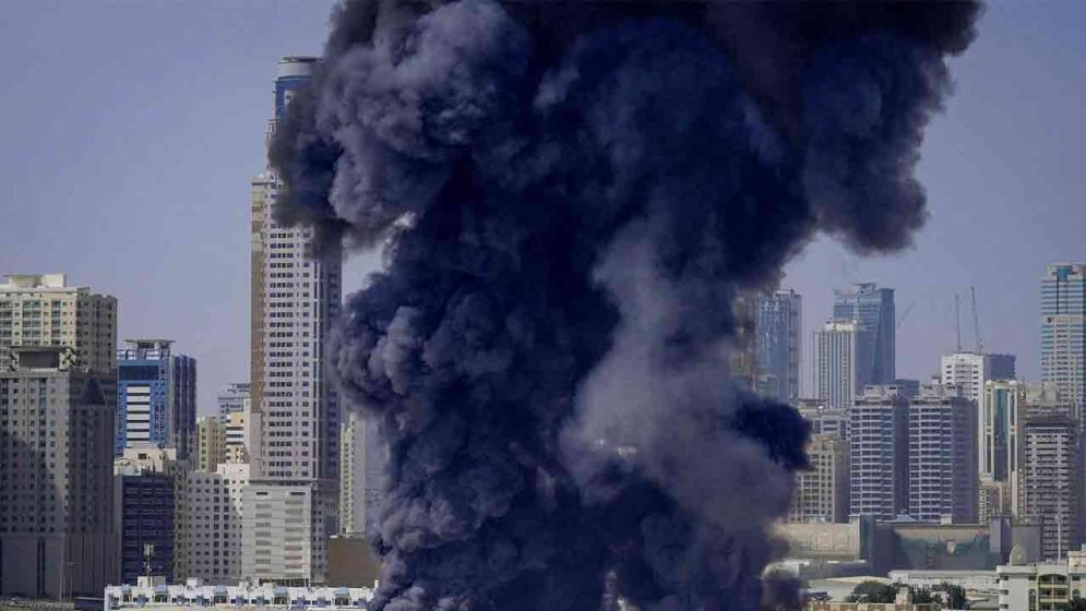 ইরানের ড্রোন হামলায় আবু ধাবির শিল্প নগরীতে ভয়াবহ আগুন