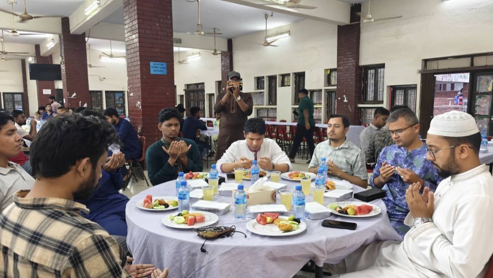 এক টেবিলে ছাত্রদল-ছাত্রশিবির-ছাত্রশক্তি-ছাত্র ইউনিয়ন