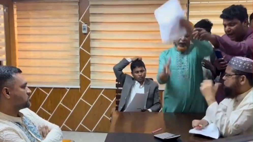 নিয়োগ পরীক্ষার খাতা ছিনতাইয়ের অভিযোগ, বিএনপি নেতার বিরুদ্ধে মামলা