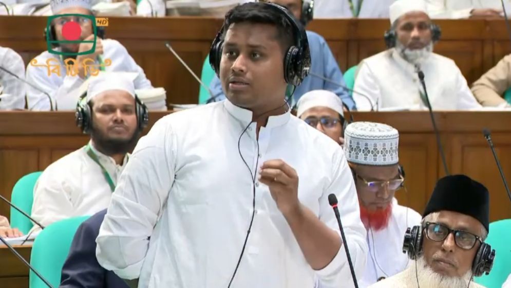সংসদে শিক্ষা পদ্ধতি নিয়ে শিক্ষামন্ত্রীকে যে প্রশ্ন করলেন হাসনাত