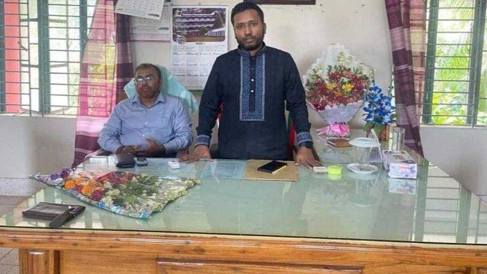 ভাবছি মহিলা কলেজের সভাপতির পদটি ছেড়ে দিতে হবে!