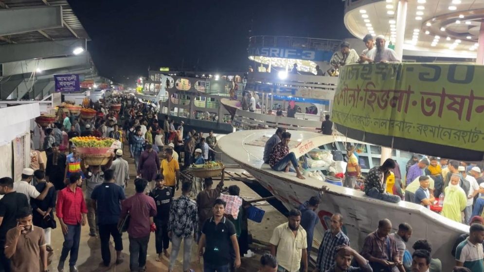 তেল সরবরাহ বিঘ্ন হলে যাত্রীবাহী লঞ্চ চলাচল বন্ধ হওয়ার আশঙ্কা