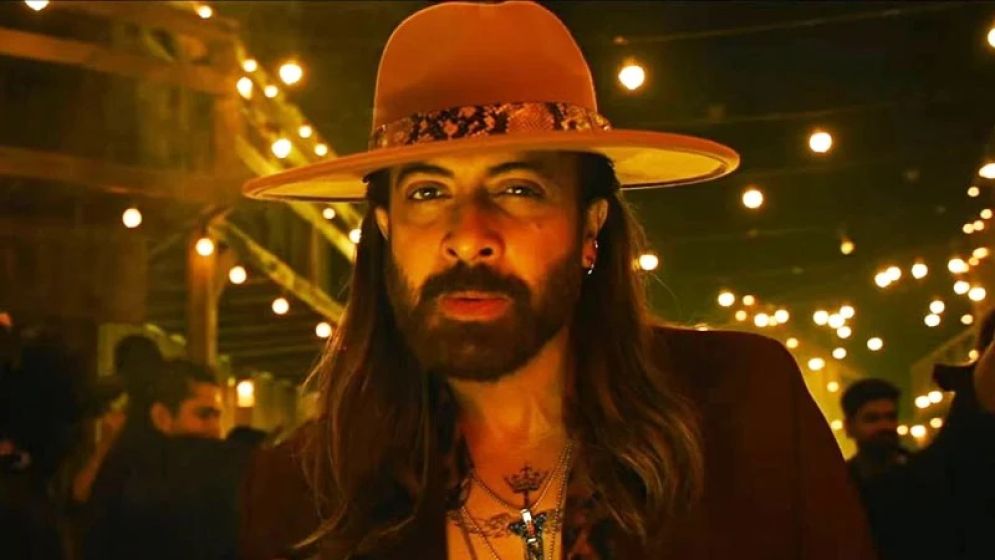 ৫০ হলে শাকিবের প্রিন্স নিয়ে গড়বড়, শো বন্ধ, ভাঙচুর করল দর্শকরা