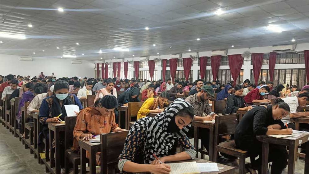 বিশ্ববিদ্যালয়ের ভর্তি পরীক্ষা শুরু শুক্রবার, জেনে নিন খুঁটিনাটি