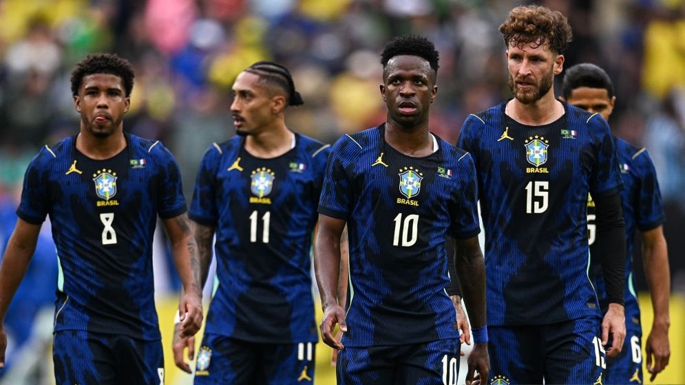 ১০ জনের ফ্রান্সের কাছেও হারতে হলো ব্রাজিলকে