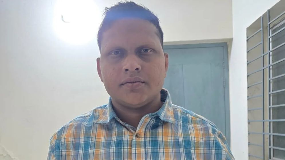 পুলিশের এসআই সেজে থানায় যুবক, অতঃপর...